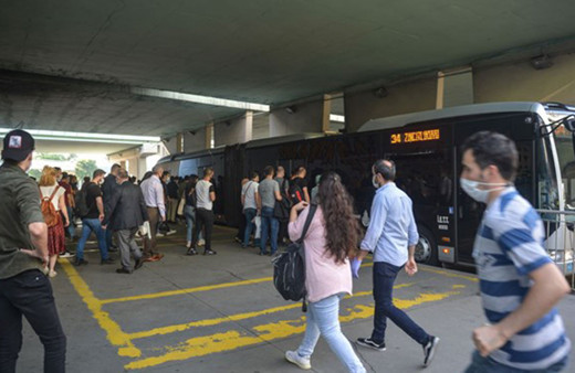 İstanbul'da toplu taşımada yeni önlemler! Metrobüs ve vapur saatleri değişti