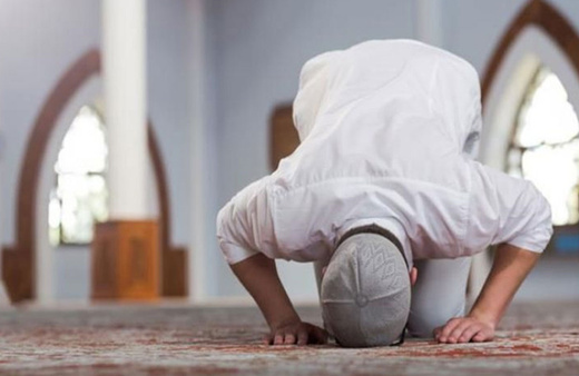 Cuma namazı saati İstanbul bugün kaçta Diyanet cuma saatleri