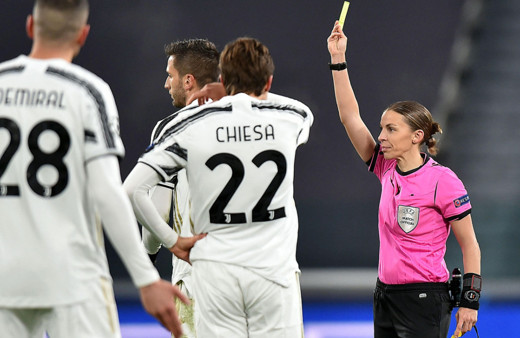 Stephanie Frappart, UEFA Şampiyonlar Ligi'nde tarihe geçti