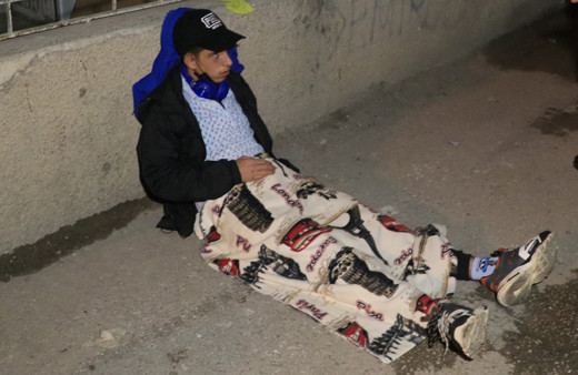 Adana'da 6 yaşındaki iki genç arasında çıkan kavga kanlı bitti! İlk işi telefonunu alıp...