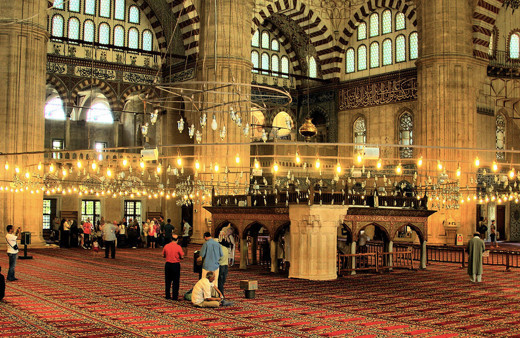 Cuma namazı kaç rekat nasıl kılınır Diyanet kılınışı