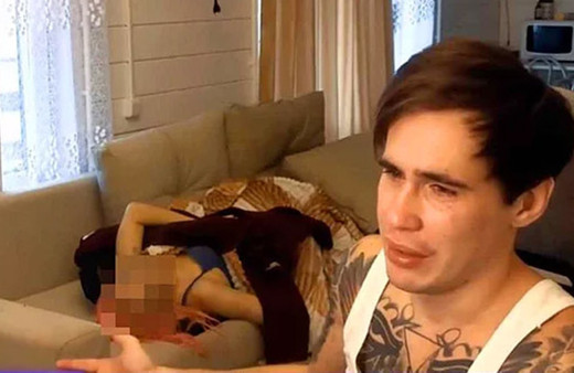 Kan donduran görüntü! YouTube canlı yayınında hamile kadını öldürdü!