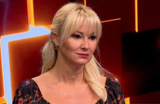 Pınar Altuğ 'seksi bir gecelik giyip Tamer Karadağlı ile öpüşmedim' deyip açıkladı