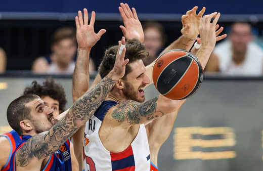 Anadolu Efes Baskonia karşısında dağıldı