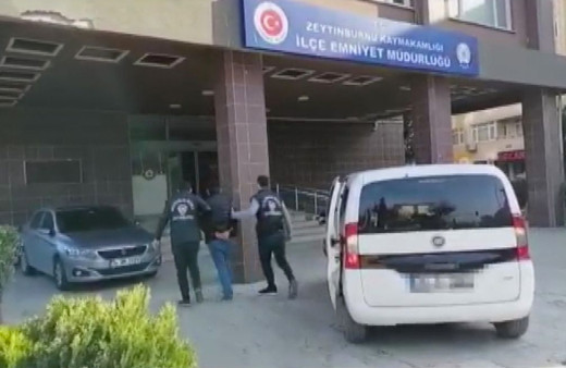 Zeytinburnu'nda Türk Bayrağı yakan şahıs, psikolojik sorunlu çıktı