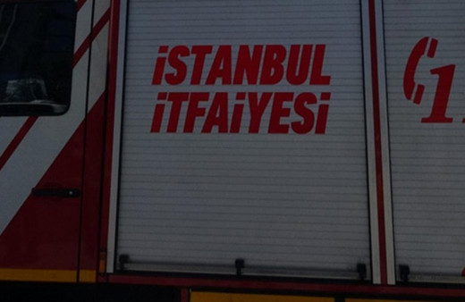 Küçükçekmece'de 5 katlı tekstil fabrikasında korkutan yangın