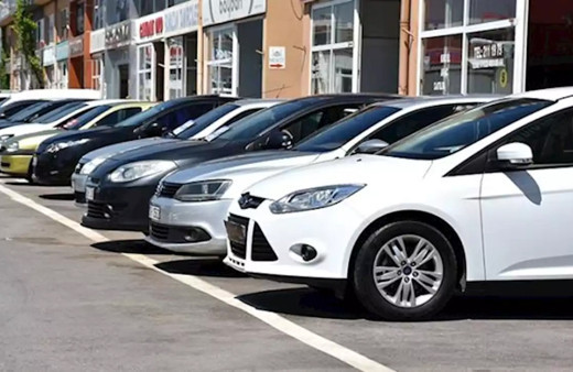 İkinci el otomobilde fiyatlar düşecek mi? Oto galerici açıkladı