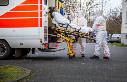 Hindistan’da Kovid-19 salgınında son 24 saatte 2 bin 713 kişi öldü