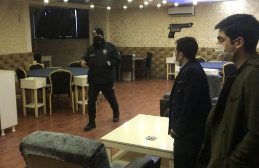 Esenyurt'ta kısıtlamada ‘cenazemiz var’ diyerek toplanıp kumar oynadılar