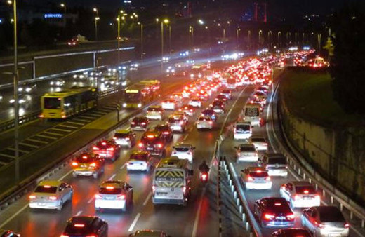 1300 - 1600 cc değeri 56.500'ü aşıp 99 bin TL'yi aşmayan araçlarm vergisi