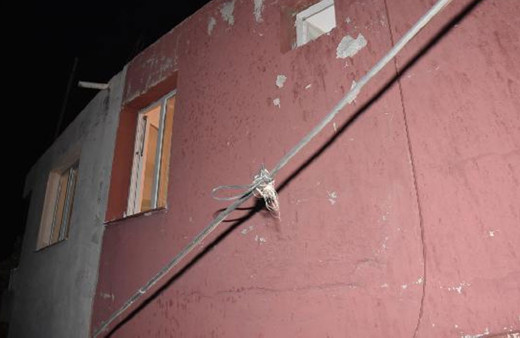 İzmir'de koca vahşeti! Öldürdüğü eşini halıya sarıp gizlemeye çalıştı