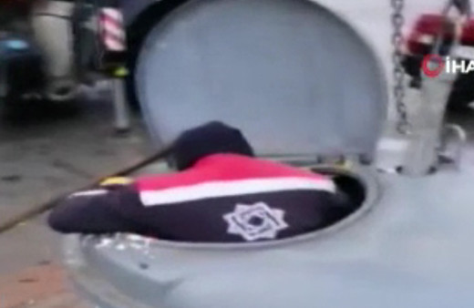 Konya'da çöp konteynerine düşmüş halde buldu! İçine girip kurtardı