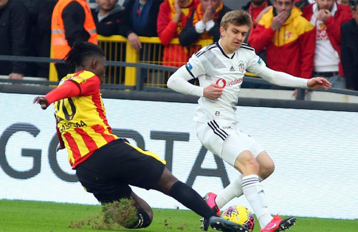 Beşiktaş'tan Rıdvan Yılmaz'a yeni sözleşme