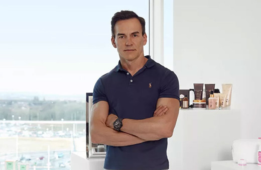 İngiliz CEO 1 milyar sterlin değerindeki hissesini 74 personeline hediye etti