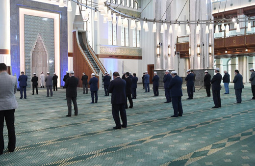 Cuma namazı sonrası bütün camilerde yağmur duası edilecek