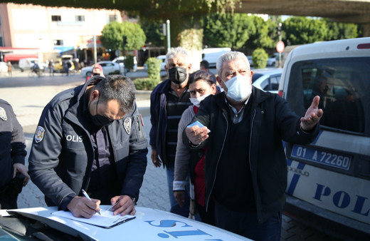 Adana'da maske takmadı polise zor anlar yaşattı! Babasının adını unuttu