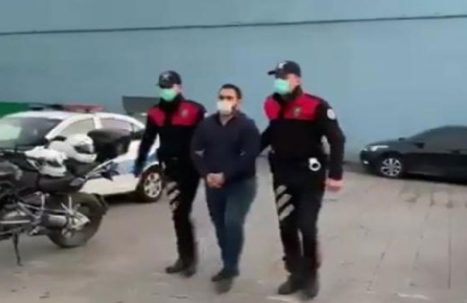 Bağcılar'da FETÖ'den aranan eski komiser yardımcısı sahte sürücü belgesiyle yakalandı