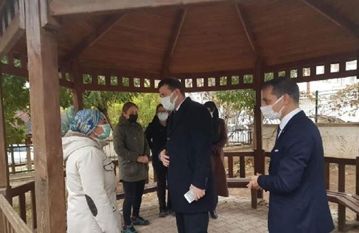 Çiçek hemşirenin acısı! 20 günde eşini, ağabeyini ve anne-babasını koronadan kaybetti