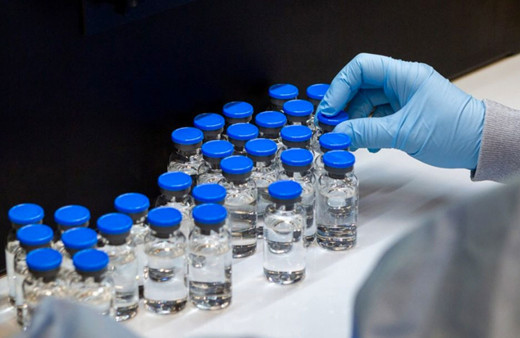 Covid-19 aşısı 2021'de Pfizer ve Moderna'nın kasasına en az 32 milyar dolar getirecek