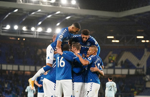 Everton, Chelsea'yi tek golle devirdi