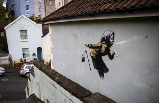 Başına talih kuşu kondu! Duvara çizilen resim evin değerini 17 kat arttırdı