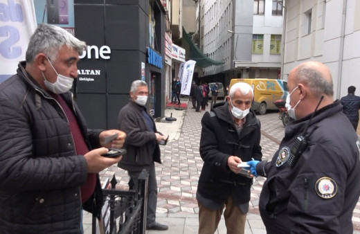 Çorum'da denetimde polise maskesiz yakalandı 'Kurban olayım, ceza yazmayın' dedi