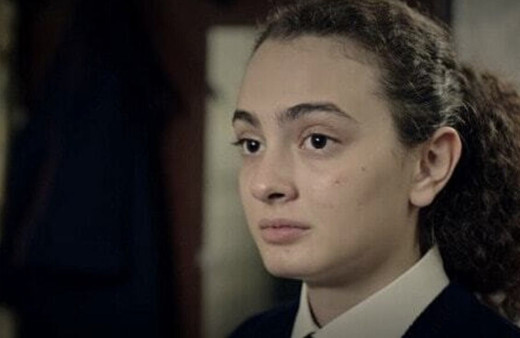 Safiye'nin gençliğini Masumlar Apartmanı'nda kim oynuyor?