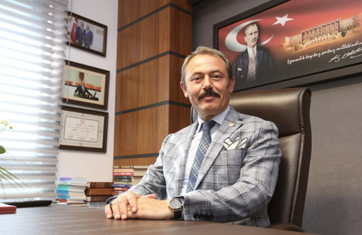 Şahin Tin kimdir aslen nereli kuru ekmek polemiği nedir?