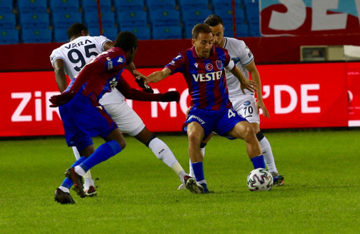 Adana Demirspor son kupa şampiyonu Trabzonspor'u penaltılarla eledi