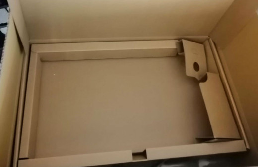 Uzaktan eğitim için bilgisayar siparişi verdi kutuyu açınca hayatının şokunu yaşadılar