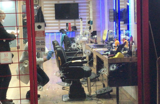 Güngören'de berberde tıraş olurken ölümden döndü