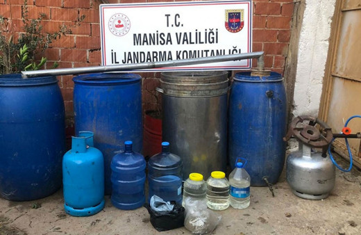 Manisa'da 425 litre sahte içki ele geçirildi 1 kişi gözaltına alındı