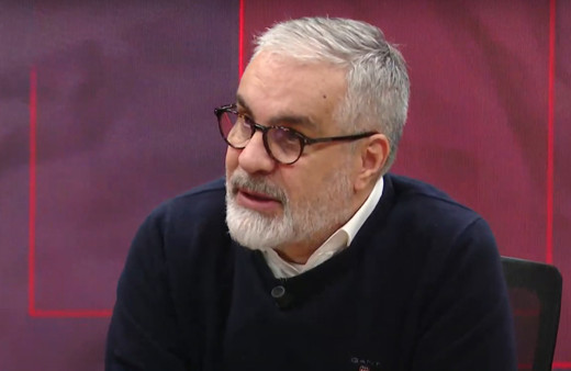 Hadi Özışık'tan canlı yayında Kürtçe türkü