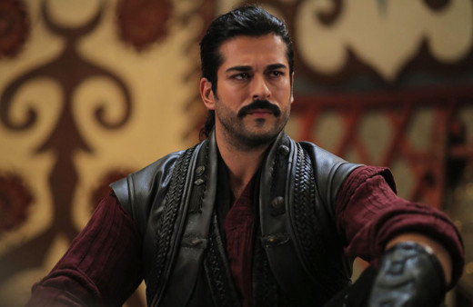 Kuruluş Osman dizisinin yıldızı Burak Özçivit yaptığıyla herkesin gönlünü kazandı