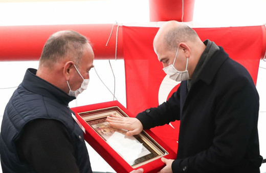 İçişleri Bakanı Süleyman Soylu'dan şehit uzman çavuşun ailesine ziyaret!