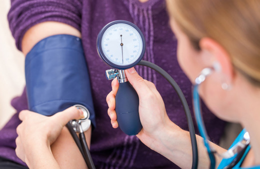 Trabzon'da koronavirüslü olduklarını gizlediler! Tansiyon ölçmeye gitti virüs bulaştı