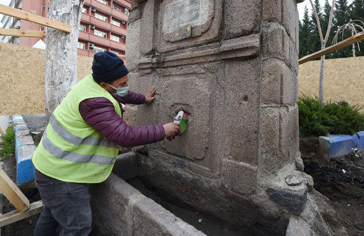 Ulucanlar Cezaevi önündeki tarihi çeşmeden mahkumlara ait kesici aletler zulası çıktı