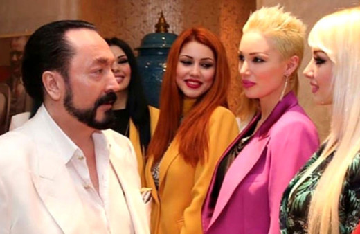 Adnan Oktar'ın cinsel istismar sistemi çizgi roman oldu! Hale nasıl kedicik oldu?