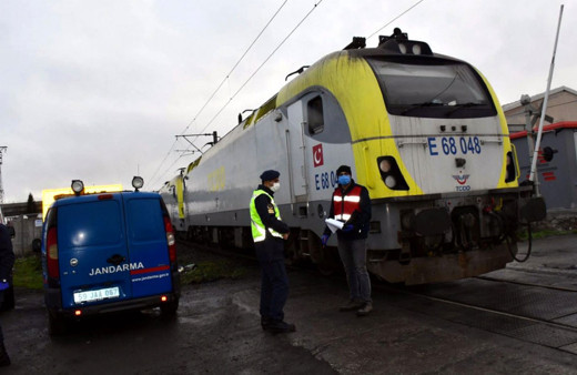 Tekirdağ'da lokomotifin çarptığı yaya öldü