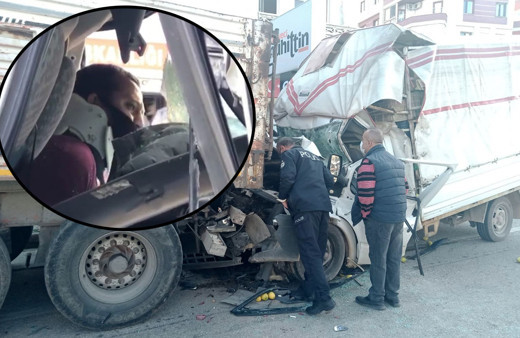 Mersin'de boş yolda feci kaza! Arkadan çarptı kabinde sıkıştı