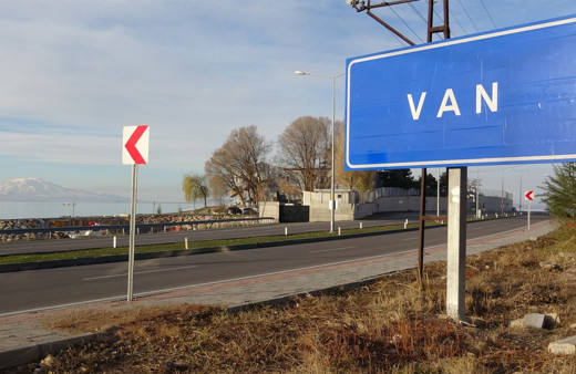 Van'da tüm tabelalar değişti! Rakım ve nüfus bilgisi kaldırıldı