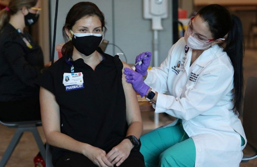 ABD’de BioNTech aşısını olan üç doktordan yan etki açıklaması geldi