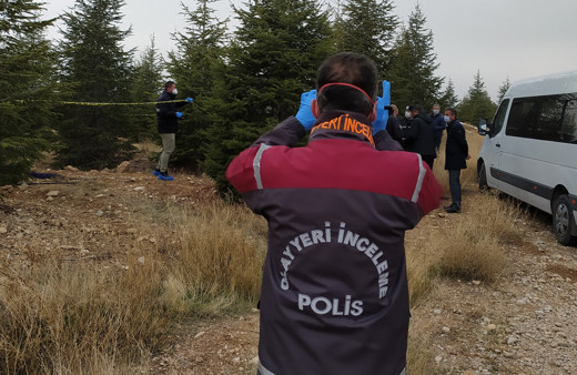 Konya'da üniversite yerleşkesinde 55-60 yaşlarında erkek cesedi bulundu