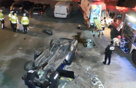 Kartal'da feci kaza: Site bahçesine uçan otomobilde 1 kişi öldü 2 kişi yaralandı