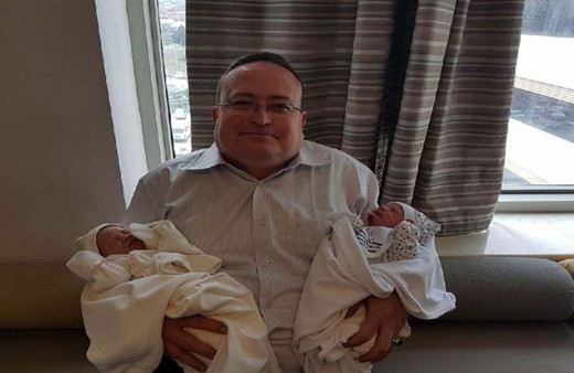 Denizli'de büyük acı! Koronavirüsten ölen doktor, ikizlerine doyamadı