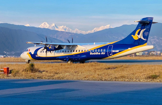 Nepal'de pilot yolcuları yanlış havaalanına indirdi