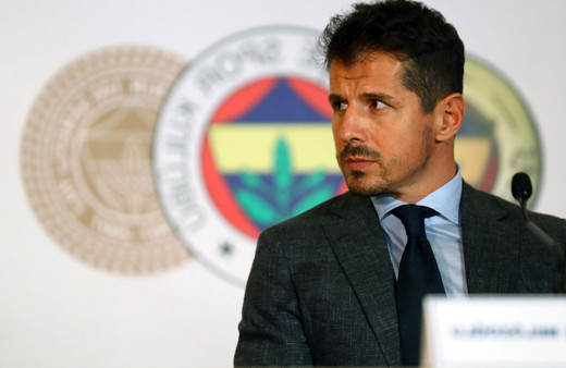 Emre Belözoğlu, Kenan Karaman ve Santos Borre ile temasta