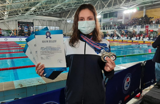 Milli yüzücü Merve Tuncel: Türk genci olarak mutluyum