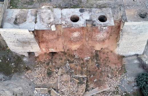 Bursa'da 5 yıl önce kapandı tehlike saçıyor: Giriş çıkışın yasaklanması gerekiyor