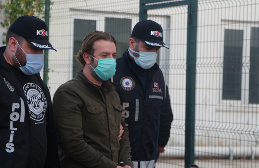 Rüşvet operasyonunda CHP'li eski başkan Kadir Aydar tutuklandı